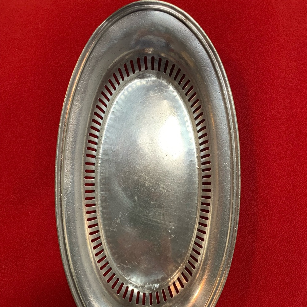 Reed & Barton vintage (1947) silver bread basket